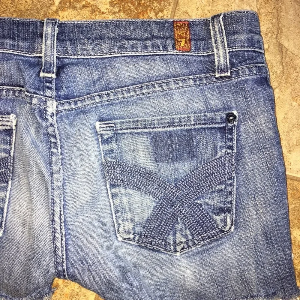 CLEARANCE 7 For All Mankind Jean Shorts - Picture 7 of 7